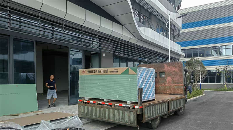 探班天思蚌埠4000平廠房辦公樓裝修工程施工現(xiàn)場